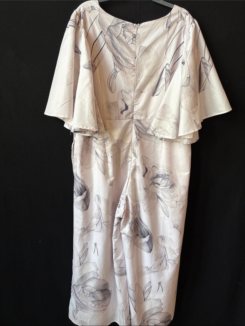 Light Cream Floral V-Neck Wide-Leg Jumpsuit - Picture 4 of 11